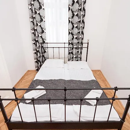 Like - Center - Style Apartment *