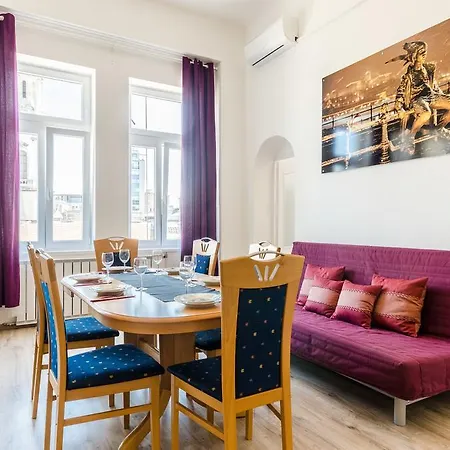 Apartment Like - Center - Style