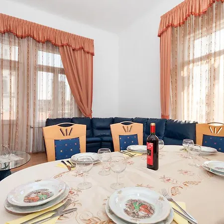 Like - Center - Style Apartment *