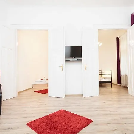 Like - Center - Style Budapest